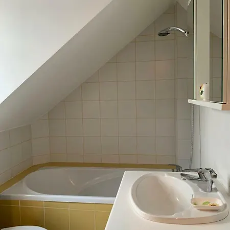 La Maison D'honfleur - Jardin - *